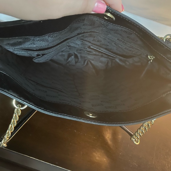 Medium sized Michael Kors purse - Picture 4 of 4